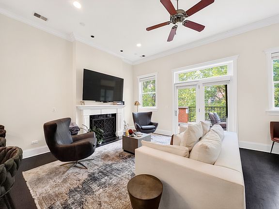 4th image of 839 W Bradley Pl APT 3