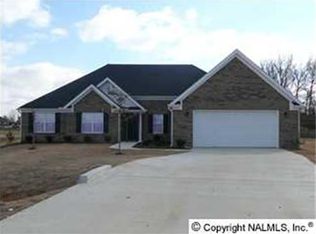 105 Glenfield Ct, Huntsville, AL 35811