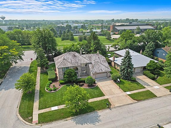 4th image of 359 Kingswood Ct