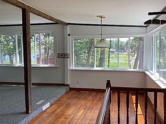 Foyer/ sunroom 