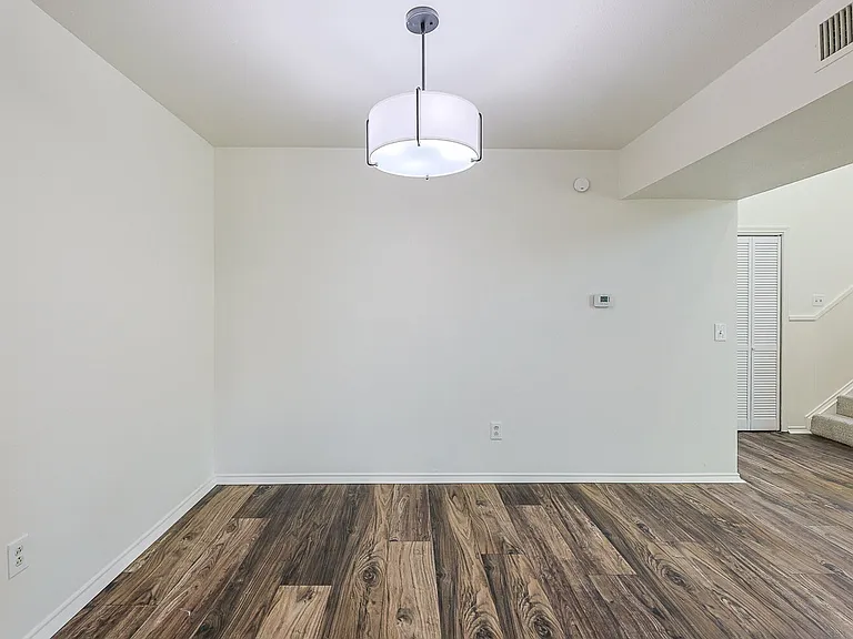 8308 Albany Ave — Photo 29