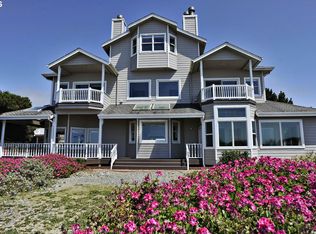 33026 Nesika Rd, Gold Beach, OR 97444