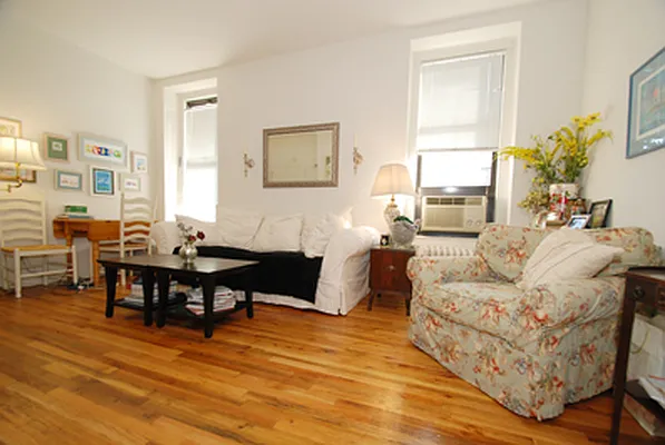 Rented by Buchbinder & Warren | media 49