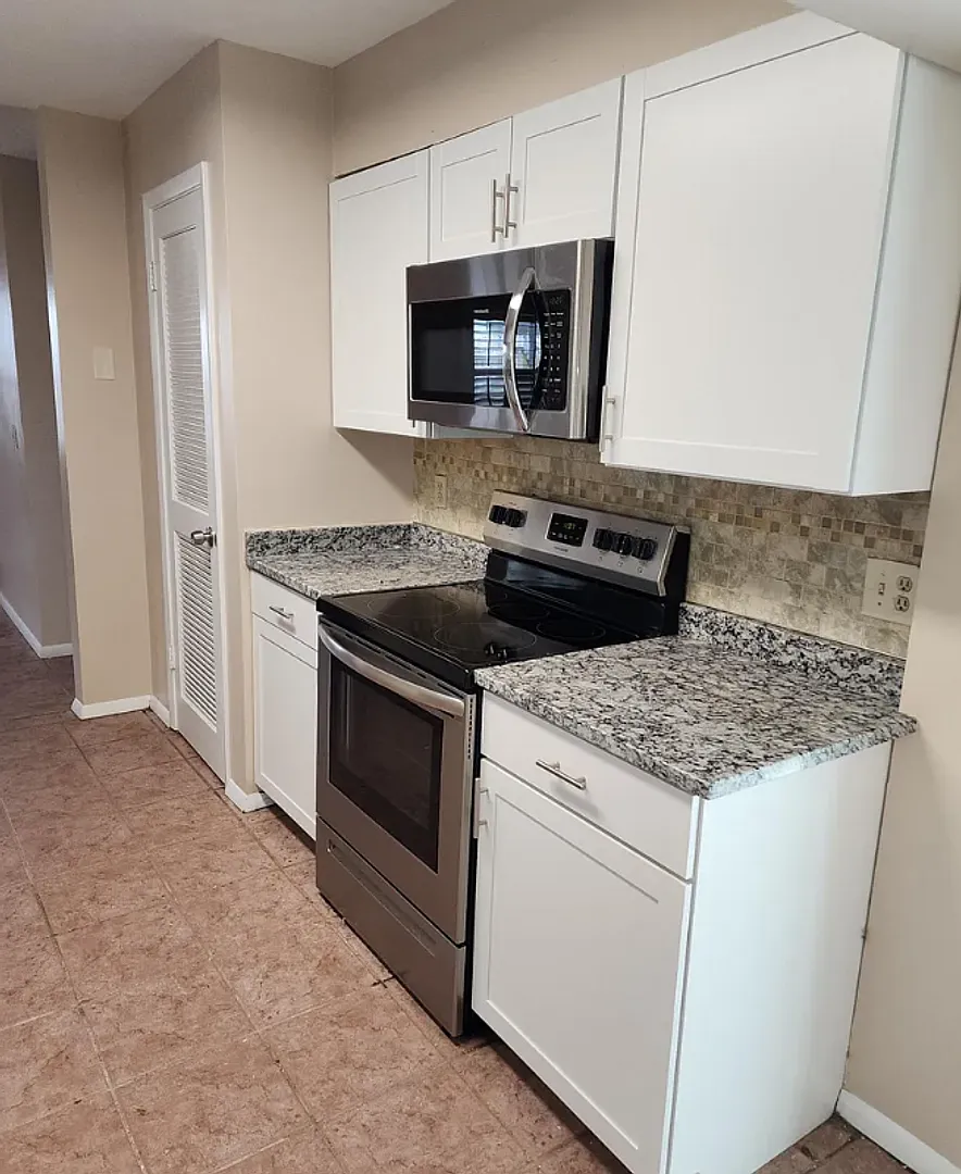 Renovated 3/2 Duplex Winter Springs — Photo 4