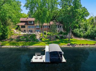 4667 N Pine Meadows Ln, Hartland, WI 53029