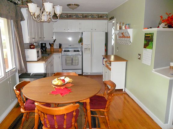 4th image of 8 Keeler Ave