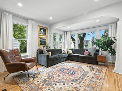 20 Penn Ave S, Minneapolis, MN, 55405