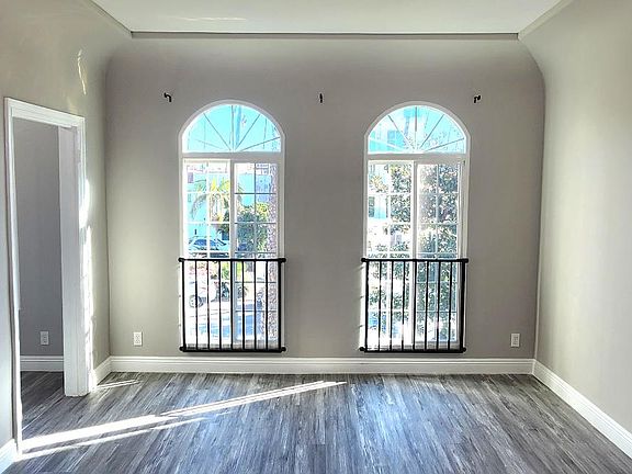 3rd image of 227 N Berendo St APT 207