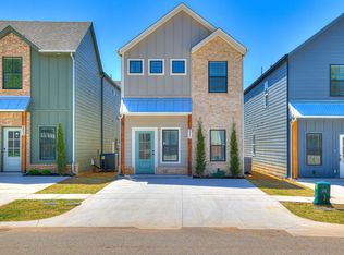 608 W 2nd St #100, Edmond, OK 73003