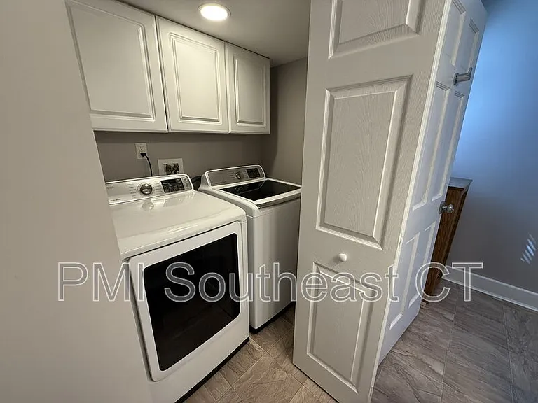 86 School St — Photo 10