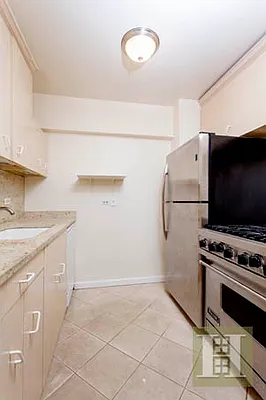 Rented by Halstead Real Estate | media 7