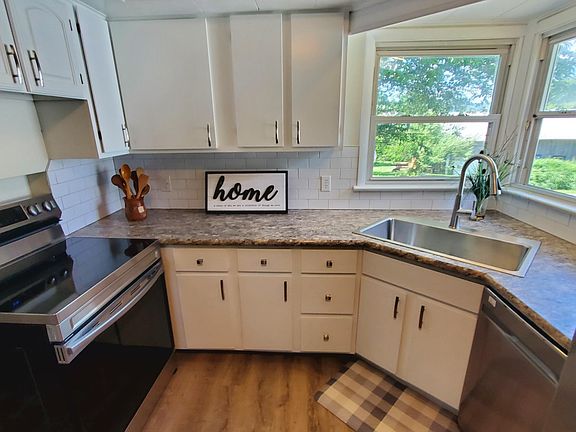 5th image of 101 Logan Ave