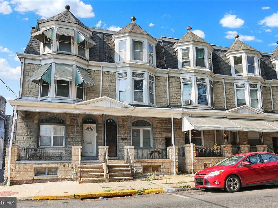 1st image of 425 Chestnut St