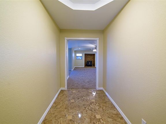 4th image of 421 N College Ave
