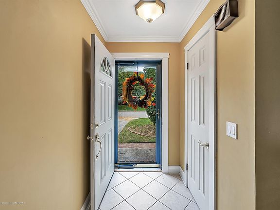 4th image of 227 Kenberry Dr