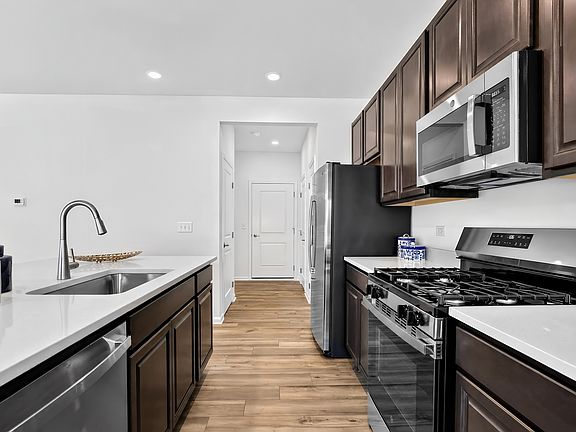 5th image of 4135 Meadowridge Rd