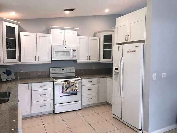 4th image of 29252 Coconut Palm Dr