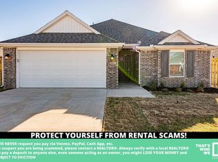 431 Peach Ave, Centerton, AR 72719