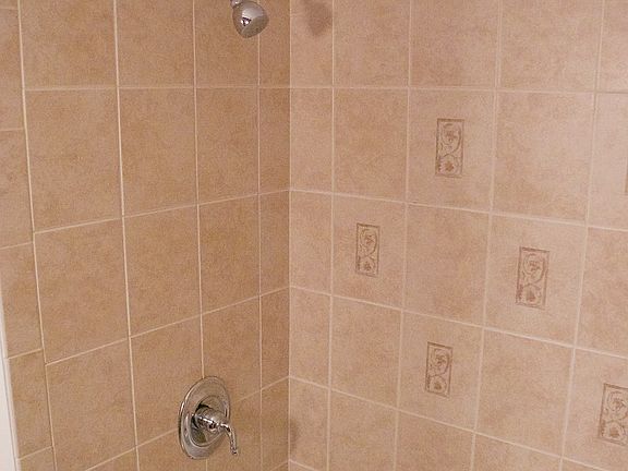 5th image of 5827 S 93rd St