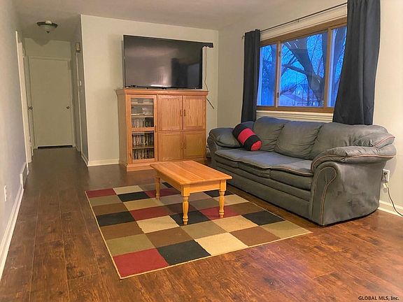 5th image of 5 Huckleberry Ln