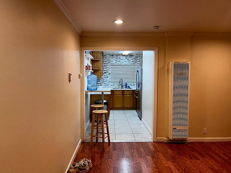 466 N 13th St #7 — Photo 3