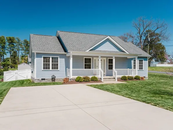 600 9th St, Grottoes, VA 24441