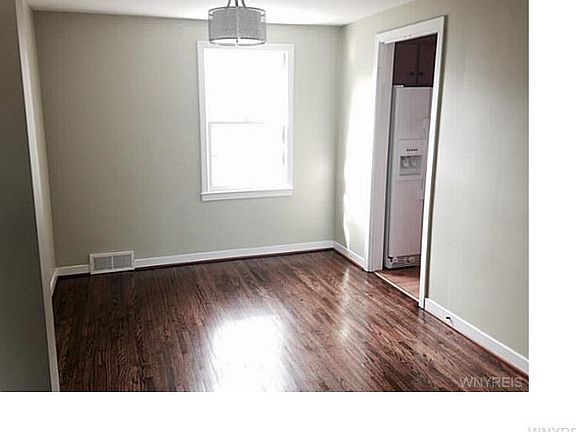 4th image of 205 Hirschfield Dr