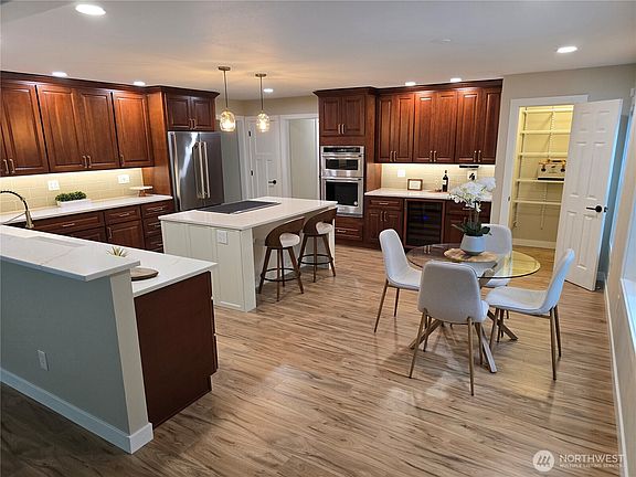 5th image of 31207 W Lake Morton Drive SE