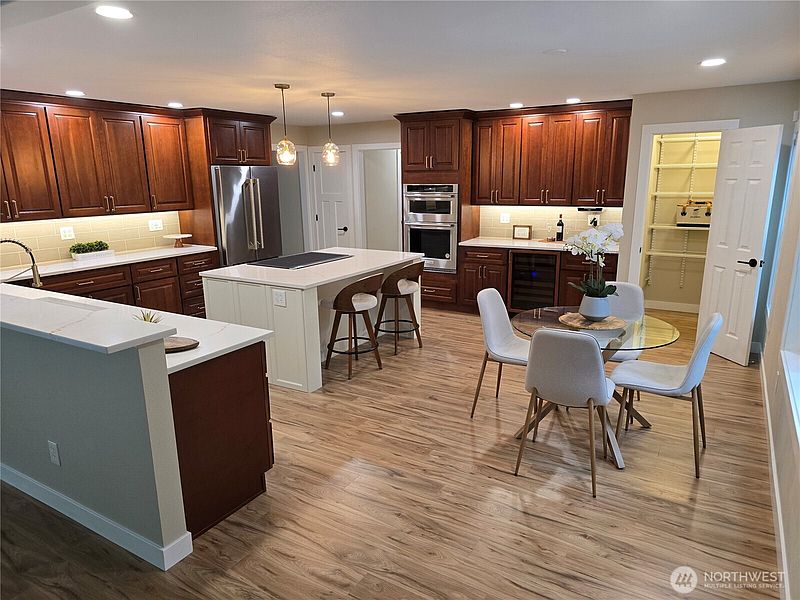 5th image of 31207 W Lake Morton Drive SE