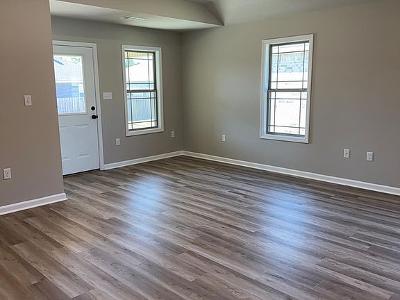 3rd image of 5625 Morgan Dr