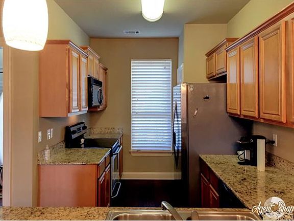 3rd image of 126 Emerald Oaks Dr