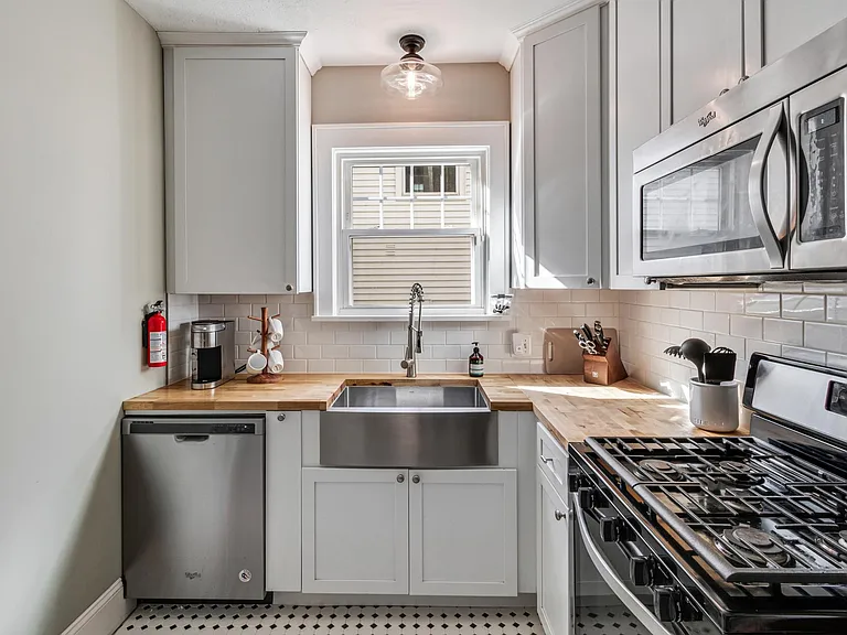 1818 Frazer Ave NW — Photo 10