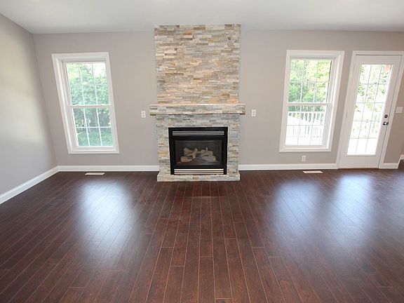 3rd image of 51580 Windyridge Ct
