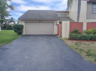 12746 Spinnaker Ln, Wellington, FL 33414