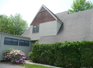 8 Arrowwood Ct #8, Granby, CT 06035