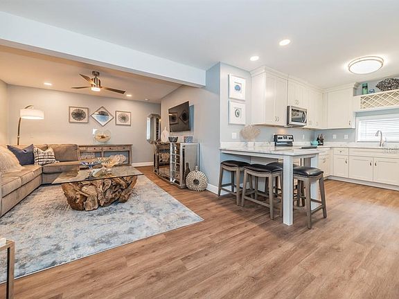 5th image of 459 Wood St #A