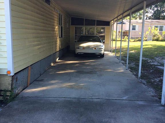 3rd image of 411 Leslie Dr