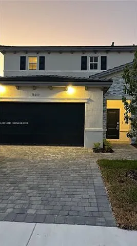 4 bed, 2.5 bath, 2750 sqft, $4,350 — Photo 3