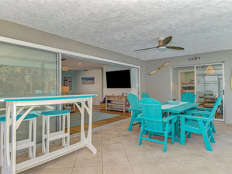 307 Avenida De Paradisio — Photo 43