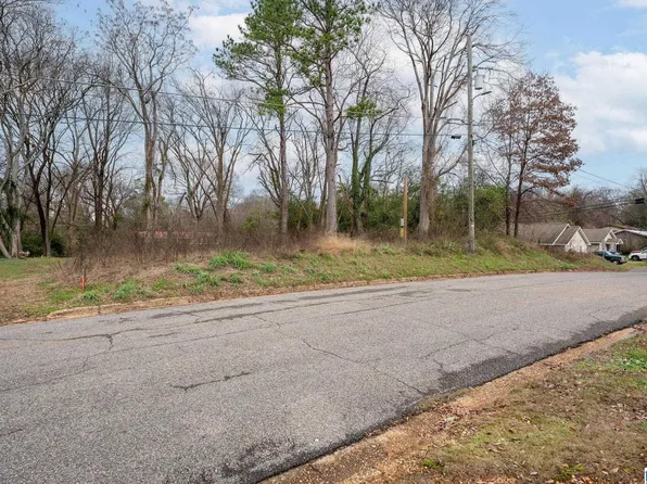 2224 4th St E #26, Tuscaloosa, AL 35404