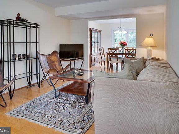 4th image of 965 Holborn Ct #43