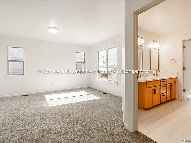 109 Cantril St — Photo 13