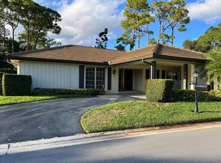 493 Forestview Dr, Atlantis, FL 33462