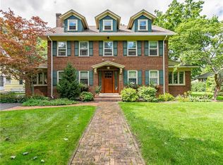 121 Newcastle Rd, Rochester, NY 14610
