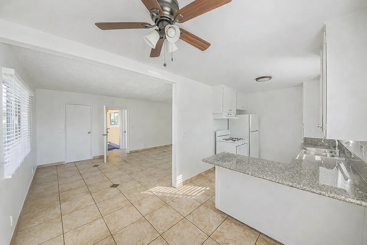 Building Photo - 158 S Avenue 53 #E6
