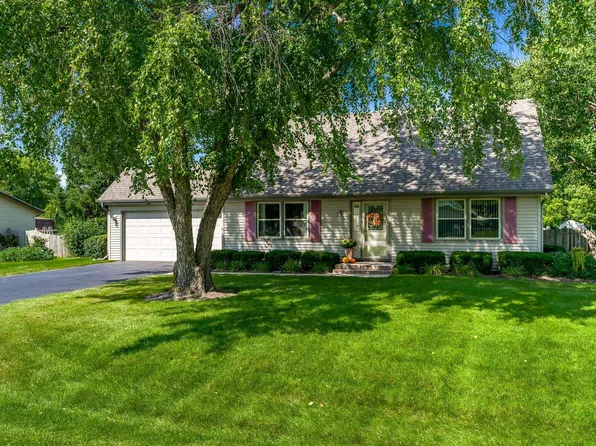 11748 Cedarbrook Rd, Roscoe, IL 61073