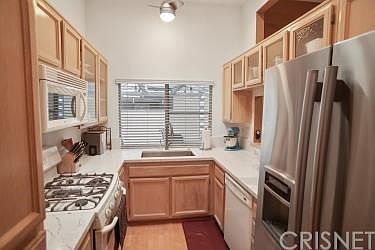 4th image of 23851 Bennington Dr