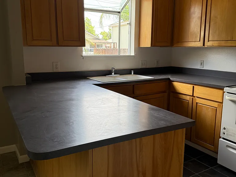 560 W Emerson Ave — Photo 9