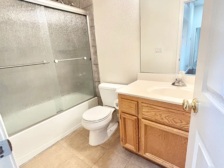 981 Pearce Ct — Photo 13
