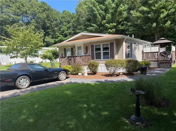4 Justin Ln, Coventry, RI 02816